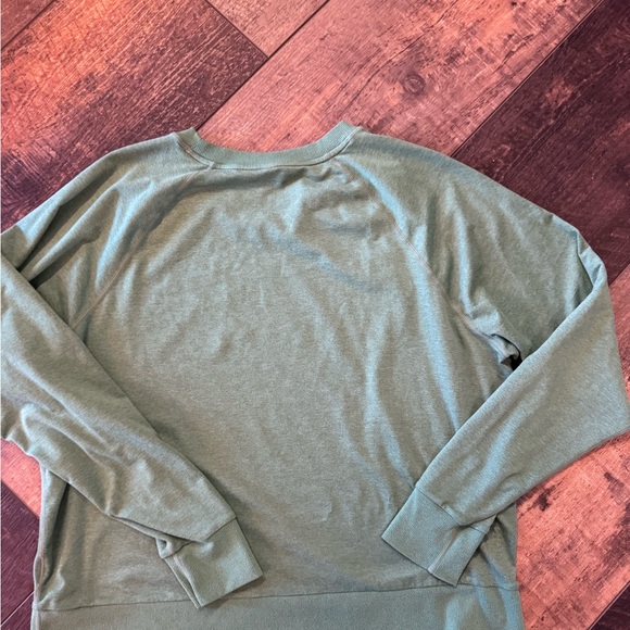 Vuori Green Crewneck Sweatshirt – Size M - Picture 6 of 6
